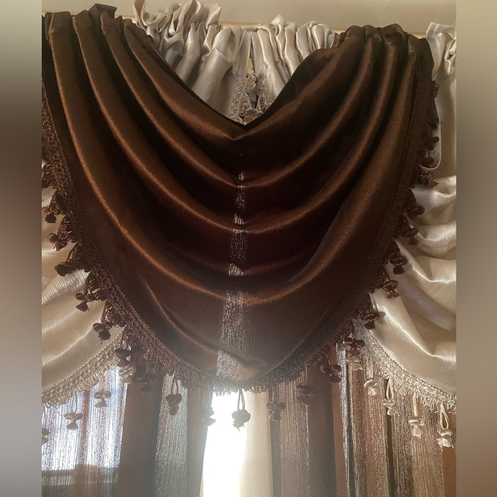Regal Home Regency Valance Rod Pocket Waterfall Valance in cream set of 3 - Picture 8 of 13